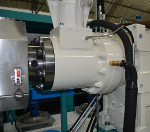 MÁQUINA DE INJEÇÃO DE FORMAS ESAB 10010E - Image 4