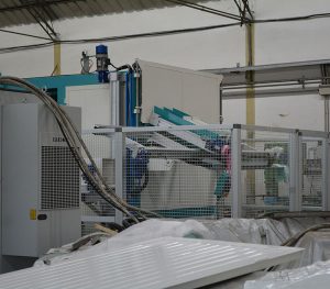 MÁQUINA DE INJEÇÃO DE FORMAS ESAB 10010E - Image 9