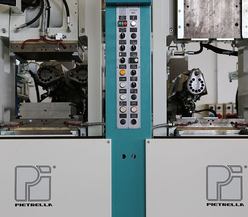 MÁQUINA DE INJEÇÃO DE BORRACHA TITAN B2/B4 - Image 2