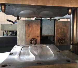 MÁQUINA DE INJEÇÃO MAINGROUP E266S (EVA) - Image 10