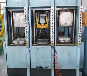 MÁQUINA DE INJEÇÃO MAINGROUP SP380/3 - Image 2