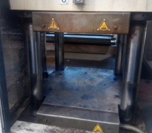 MÁQUINA DE INJEÇÃO MAINGROUP E266/6 - Image 5