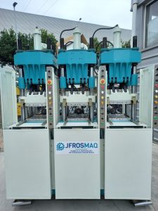 MÁQUINA DE INJEÇÃO MAINGROUP SP345/3