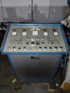 MÁQUINA DE INJEÇÃO 2 POSTOS LORENZIN SP/45 EXTRUSÃO - Image 4