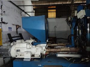 MÁQUINA DE INJEÇÃO 2 POSTOS LORENZIN SP/45 EXTRUSÃO - Image 3