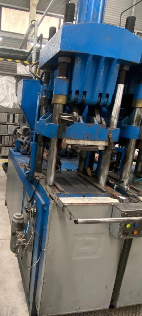 MÁQUINA DE INJEÇÃO SP345/3 - Image 3